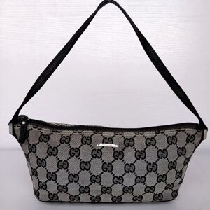 ❌️Sold❌️ Gucci GG Boat Baguette